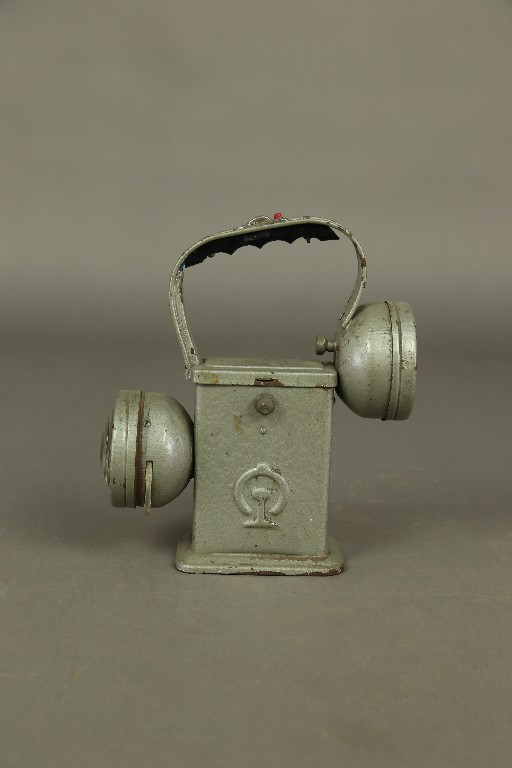 NB0305-C-01.jpg